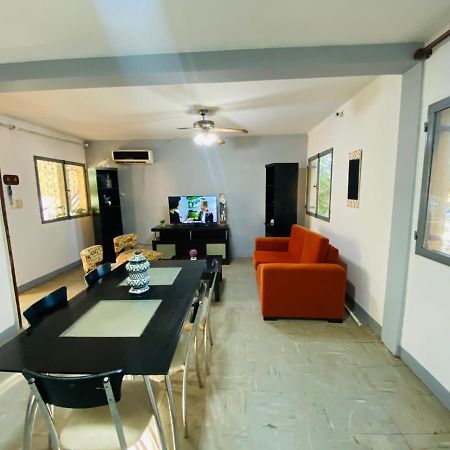 House G&S, Depto Con 3 Dormitorios Para 7 Personas Pleno Centro De La Ciudad Puerto Iguazú Eksteriør bilde